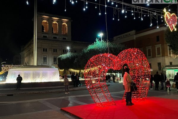 luminarie-San-Valentino-28-gennaio-3-piazza-tacito-fontana